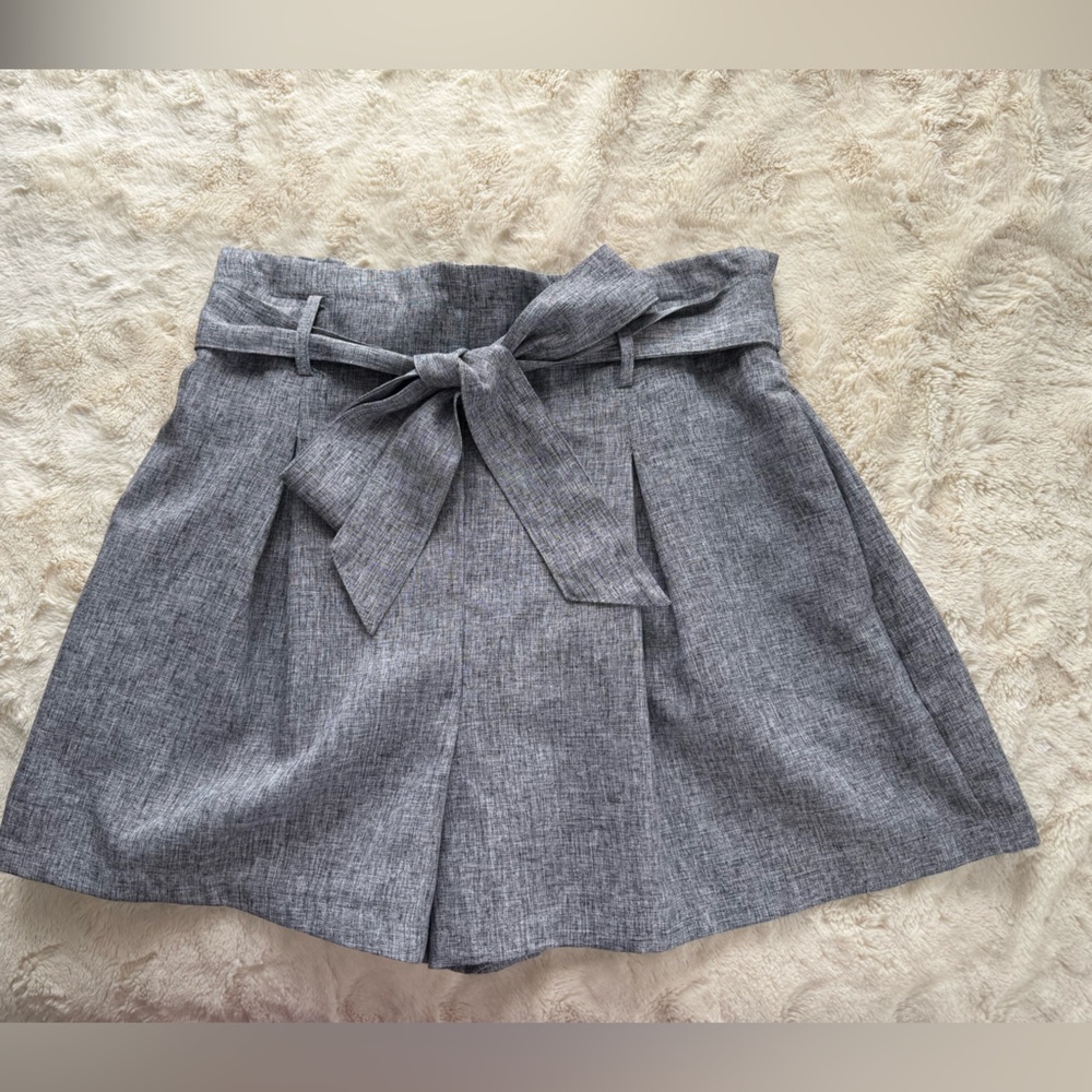 DAVI & DANI Gray & Black Shorts